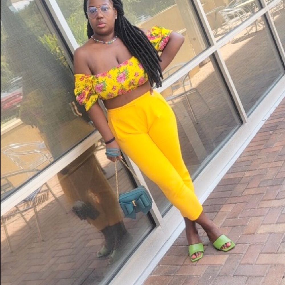 Yellow fitted pants - Picture 3 of 6